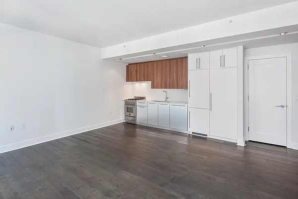 Sold by Compass | media 18