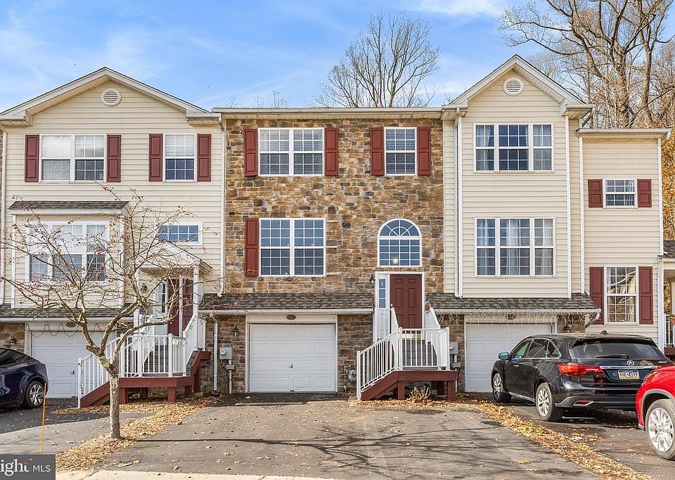 1st image of 271 Yorktown Ct