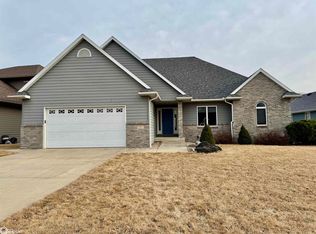 33 Lido Rd, Clear Lake, IA 50428