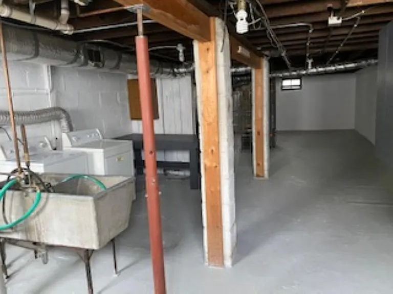 310 W Scott St #A — Photo 41
