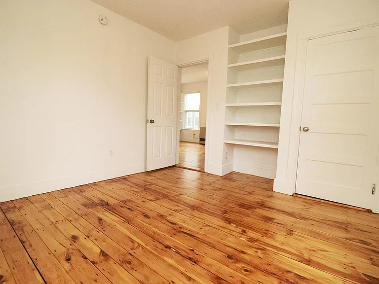 31 Frederic St #4 — Photo 10