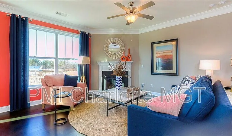 1120 Walbury Hl — Photo 14