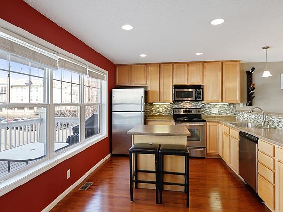 4th image of 1667 Arona St #8