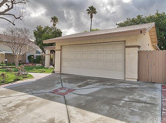 3rd image of 23010 Las Mananitas Dr