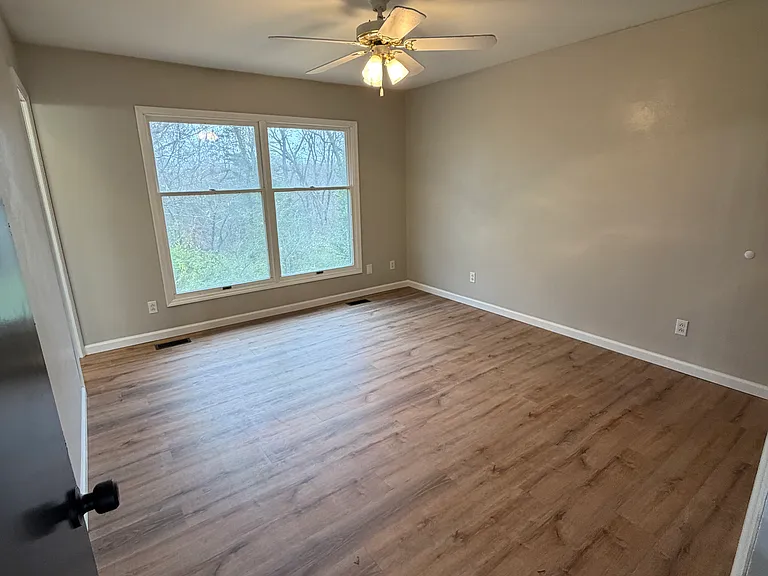 313 Pearl Dr — Photo 10
