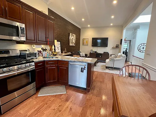 Rented by Corcoran | media 11