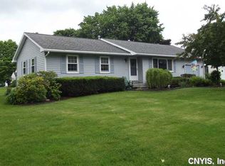 12 Lakehurst Dr, Auburn, NY 13021