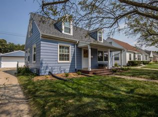 138 S Honey Creek Pkwy, Milwaukee, WI 53214