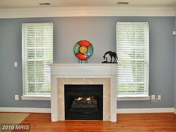 4th image of 146 Mill Green Ave Unit 100