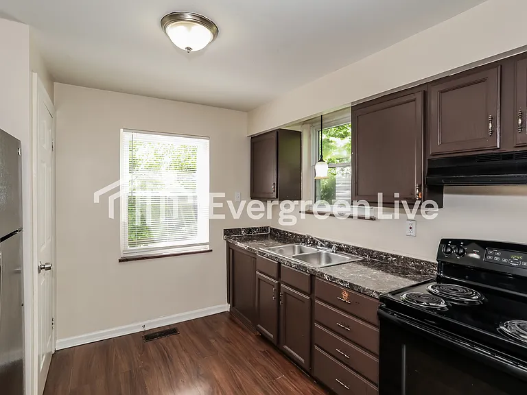 6927 Mearl Ave — Photo 5