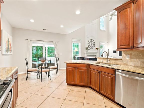 4th image of 1462 Gateview Cir