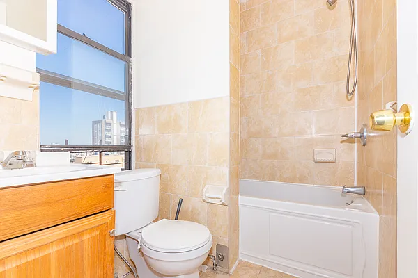 Rented by RENTBK LLC | media 6