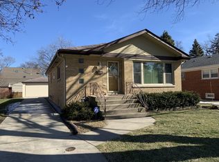 535 N Dee Rd, Park Ridge, IL 60068