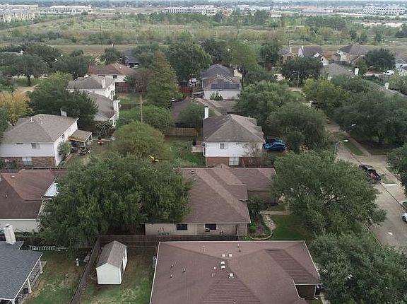 4th image of 23718 Hopewell Dr