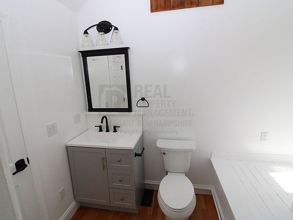 5th image of 530 Portsmouth Ave