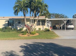 2 Chateau Way, Naples, FL 34112