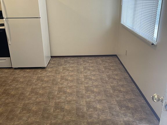 3rd image of 1220 Fairview Dr #10748558