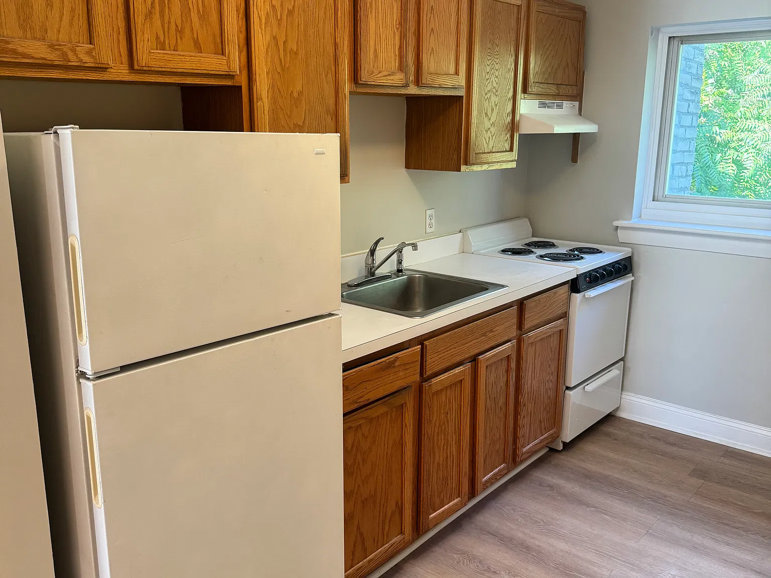 2 bed, 1.0 bath, $2,830 — Photo 2