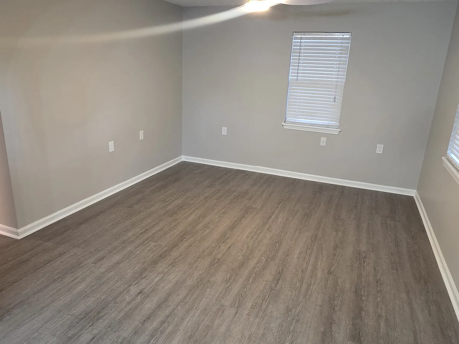 3 bed, 1196 sqft, $2,200 — Photo 3