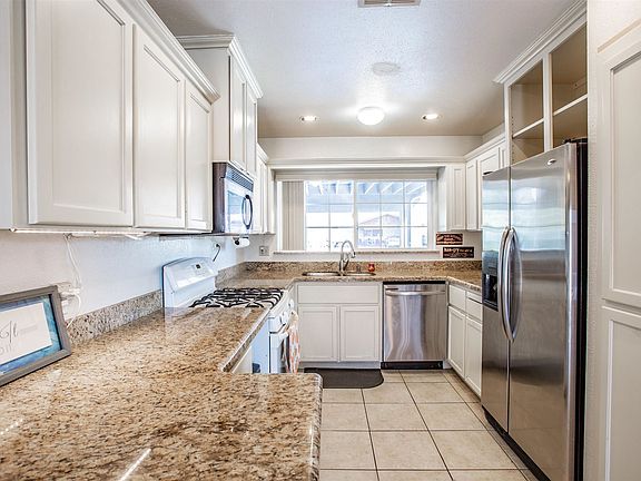 5th image of 3123 E Windrose Dr
