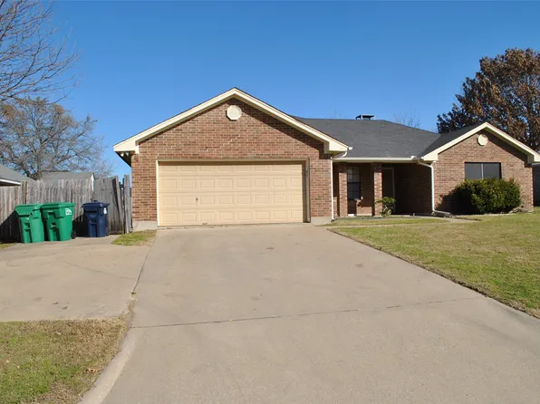 3916 Yellowstone Pl, Denton, TX 76209