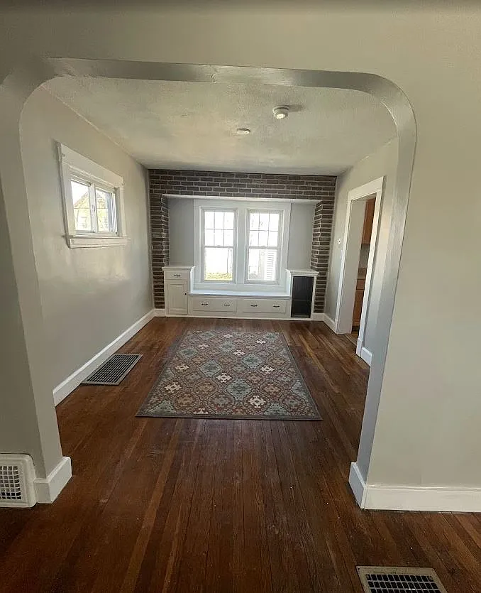 3 bed, 996 sqft, $1,750 — Photo 3
