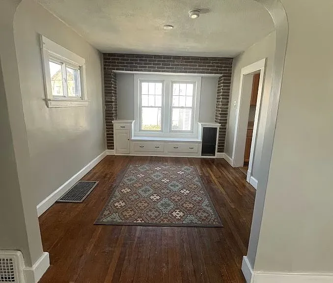 1435 Gridley St — Photo 3