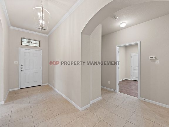 4th image of 821 Dunford Dr