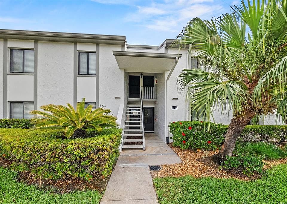 1st image of 106 W CYPRESS CT #106