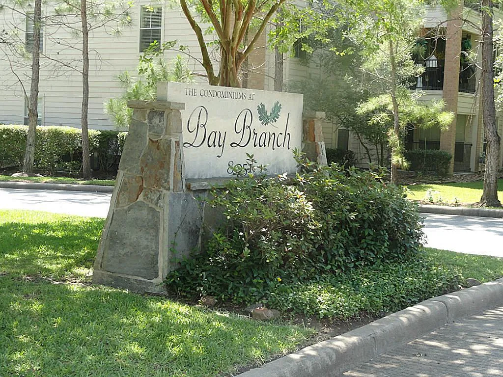 2 bed, 2.0 bath, 1200 sqft, $1,900 — Photo 2