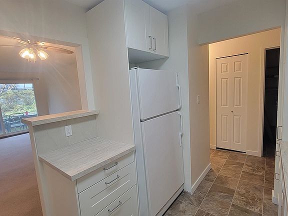 4th image of 33400 Bourquin Pl #108