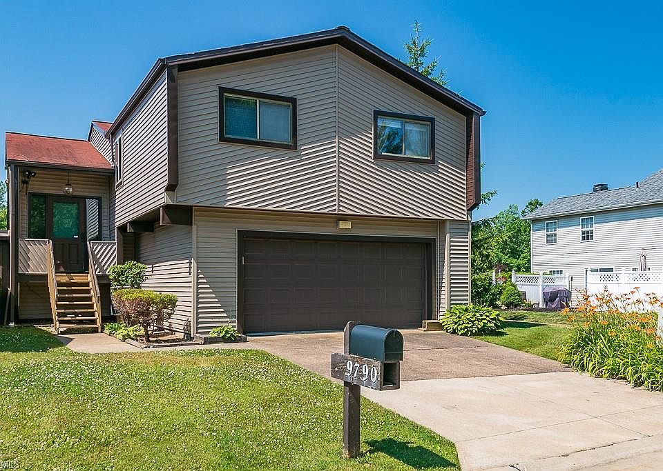 1st image of 9790 Wheatfield Ln #3