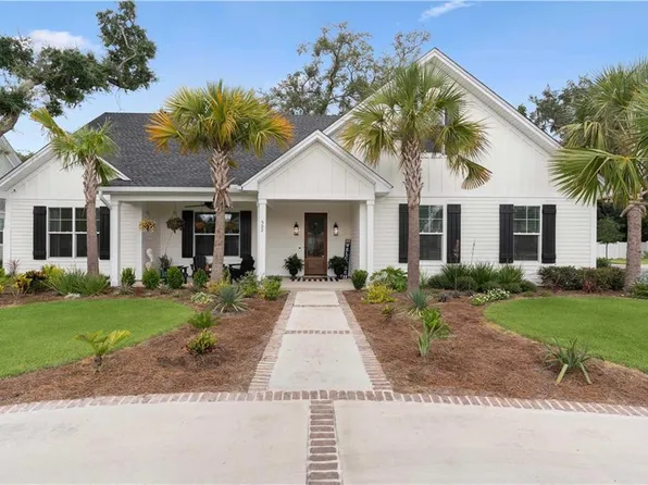 502 Conservation Dr, Saint Simons Island, GA 31522