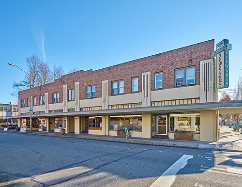 220 W Meeker St Photo 1