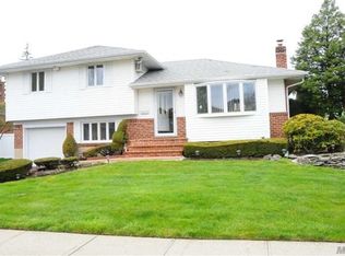 5 Gates Ave, Plainview, NY 11803