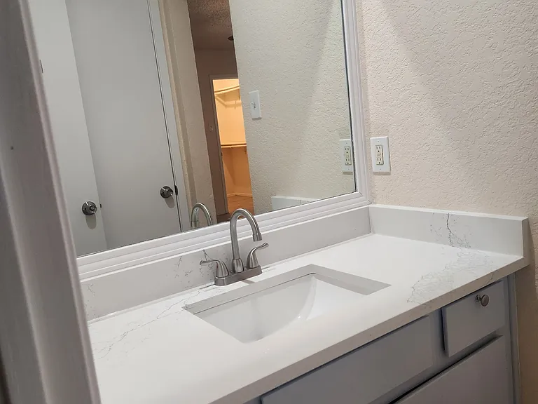 3712 Hulen Park Cir — Photo 15