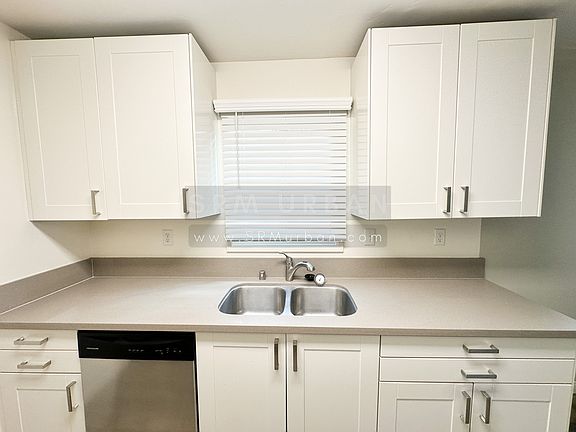 4th image of 4667 30th St #1/2
