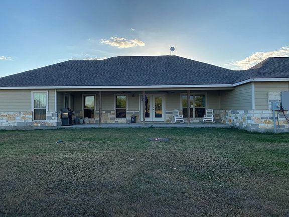 4th image of 860 Essence Dr