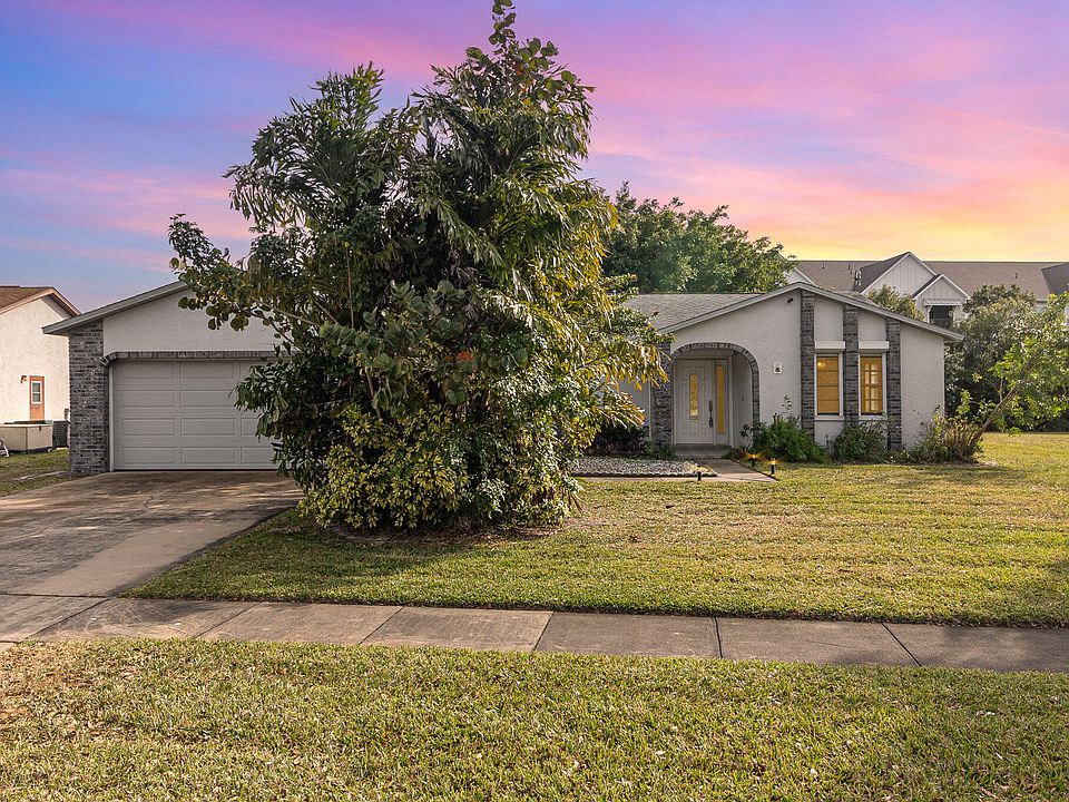 1st image of 137 Cinnamon Lake Cir