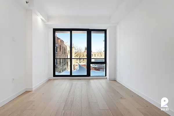 Rented by REZI | media 4