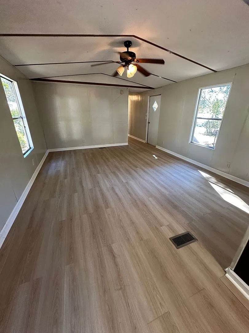 523 Cherry Avenue — Photo 3