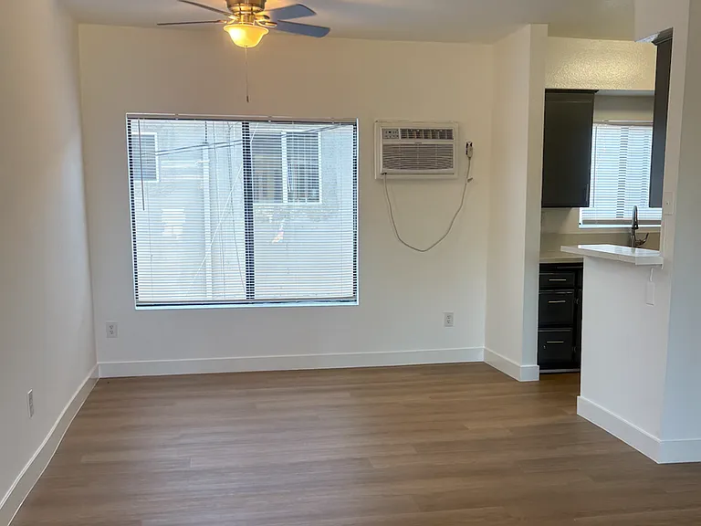 7061 Whitsett Ave — Photo 1