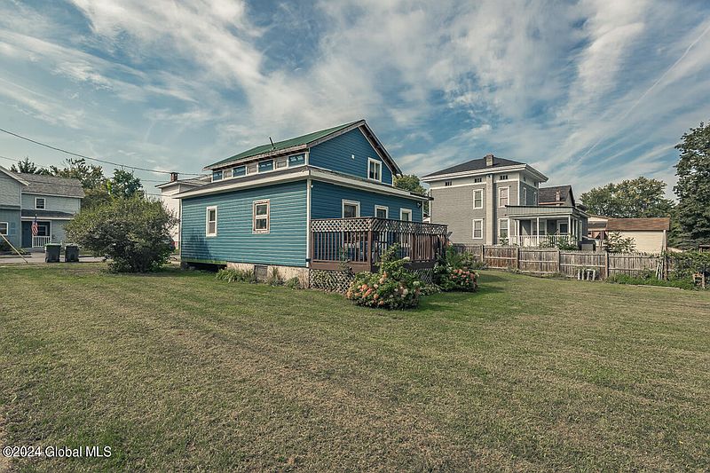 4th image of 21 Montgomery Street