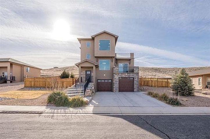 1st image of 205 Hideaway Ln