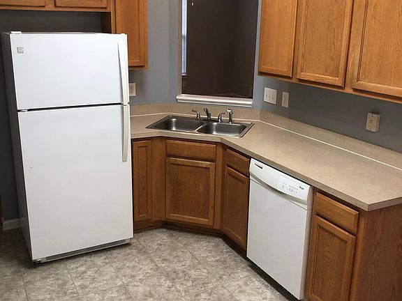 4th image of 4808 Canipe Dr