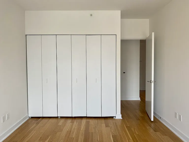 885 6th Ave #10G — Photo 6