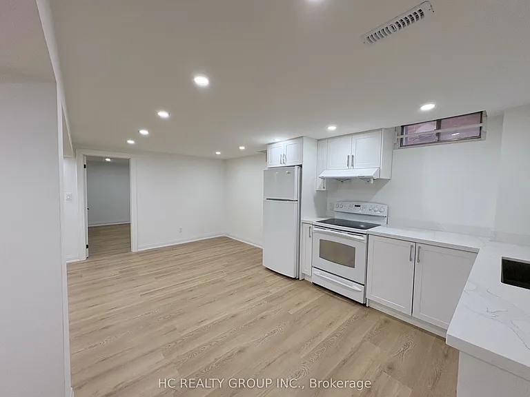 167 Mathewson St #BASEMENT — Photo 4
