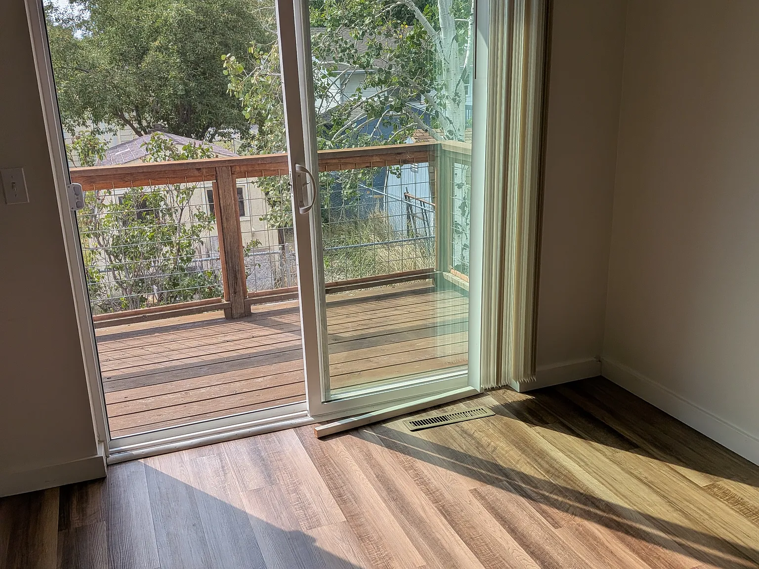 2 bed, 1.5 bath, 1300 sqft, $1,750 — Photo 2