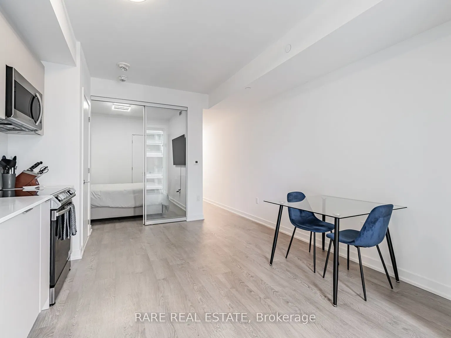 2 bed, $2,300 — Photo 4