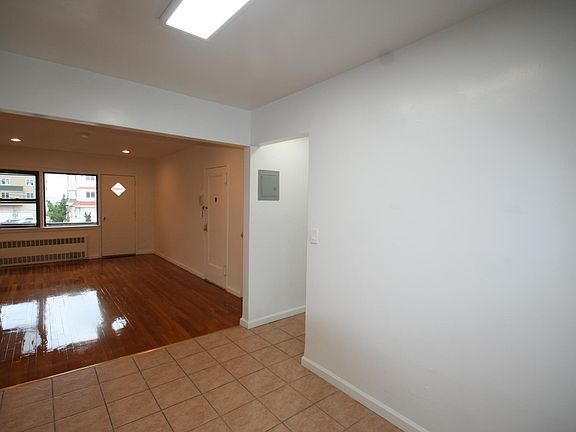 5th image of 431 W Broadway
